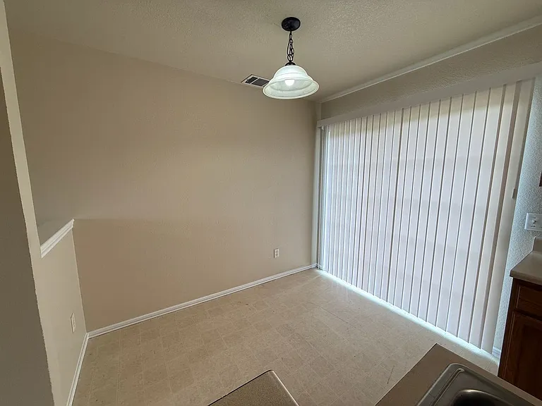 5807 Redstone Dr — Photo 10