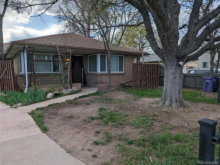 739 S Krameria St — Photo 2