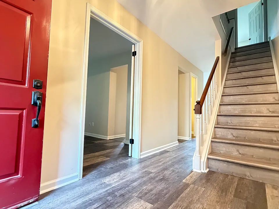 7 Liberte Ln
