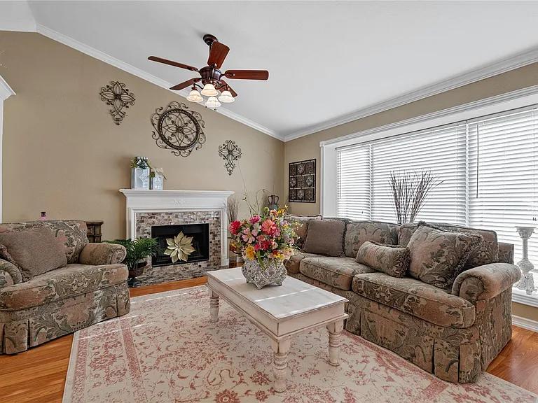 1003 Ashby Dr — Photo 6