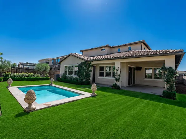 11315 N Via San Toma Dr, Fresno, CA 93730