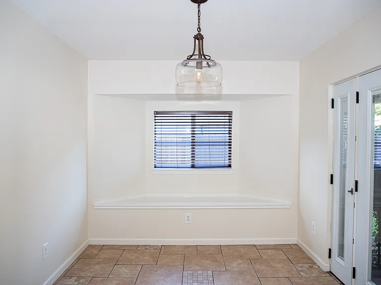 2201 Driskell Ln — Photo 9