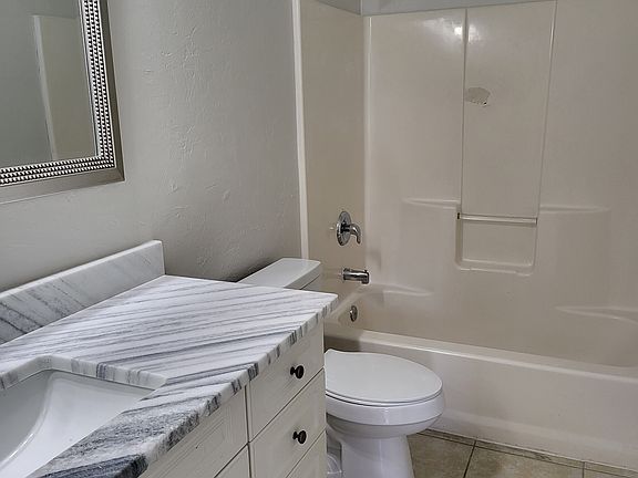 3rd image of 3010 SW 2nd Ave