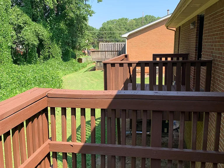 425 Charleston Ln — Photo 10