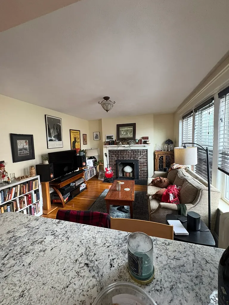 2 bed, 1000 sqft, $2,650 — Photo 4