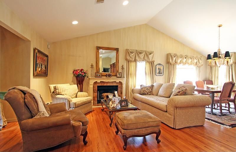 1st image of 28 Bayowski Rd