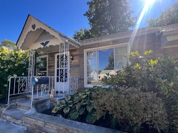 648 Quentin Rd, Eastlake, OH 44095