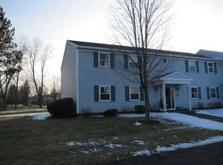 165 Cedarview Ln, Watervliet, NY 12189