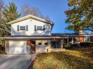 6 Whiteside Dr, Belleville, IL