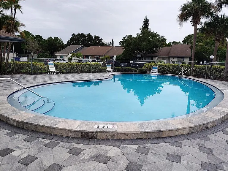 El Camino Ct — Photo 15