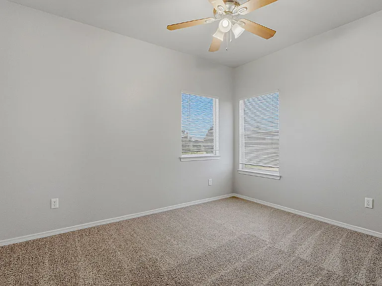 3241 Perla Point Dr — Photo 8