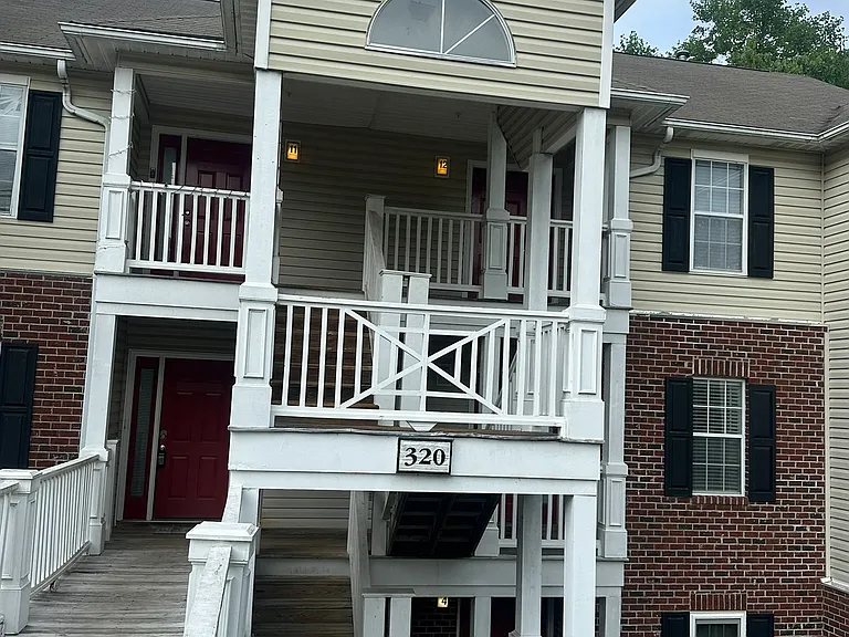 320 Bubble Creek Ct #7 — Photo 1