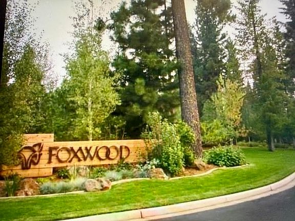 3rd image of 28 Fox Pine Dr