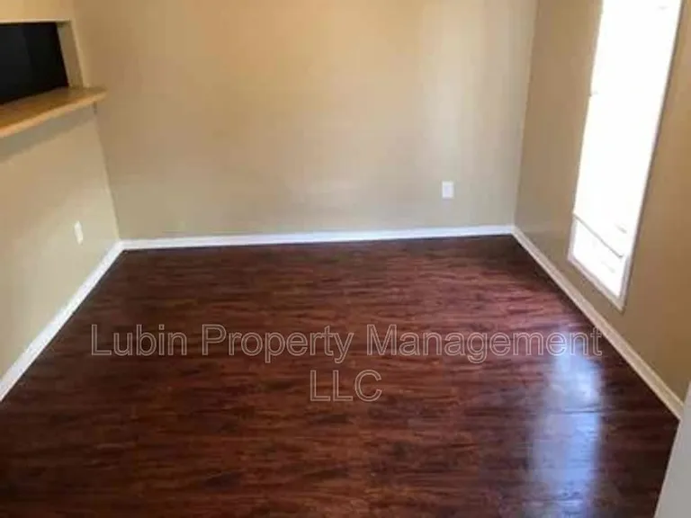 4957 Tiergarten St — Photo 3