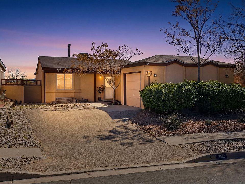 1st image of 732 Rebecca Loop NE