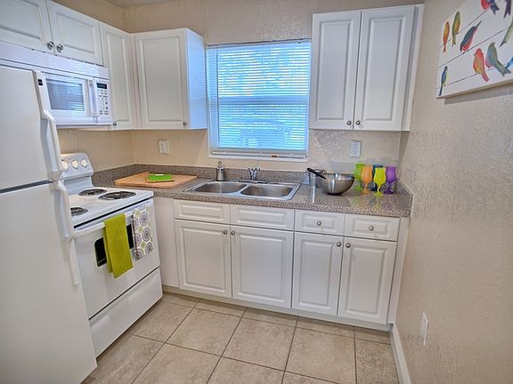 5th image of 1666 18th Ave N APT 8B