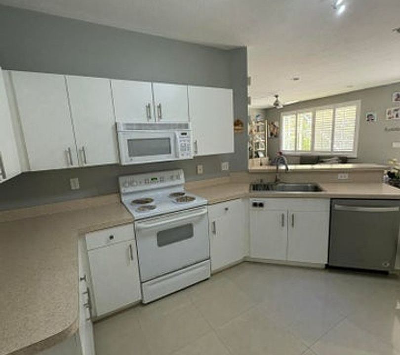 1st image of 9205 Villa Palma Ln