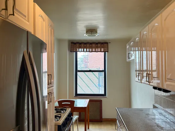 1075 Sheepshead Bay Road image 1 of 10