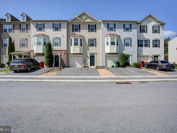 40 Milestone Ct, Chambersburg, PA 17201