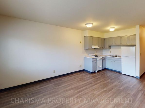 503 E Poplar Dr #104A, Canton, SD 57013