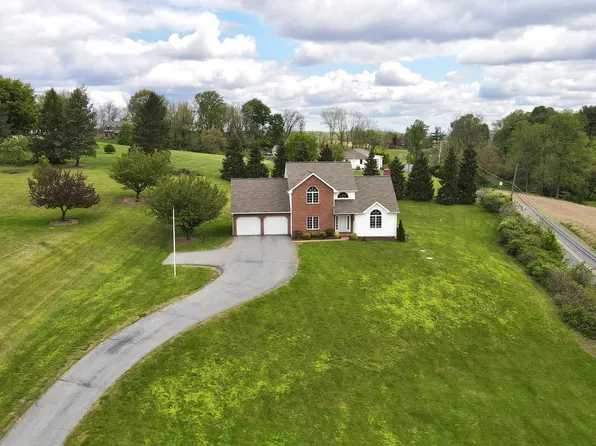 4 Steeple Dr, Robesonia, PA 19551