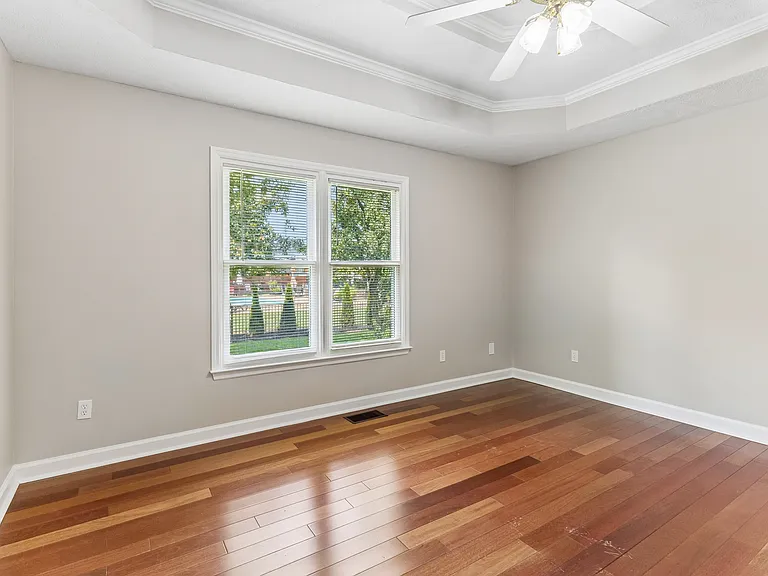 131 Savannah Ridge Dr — Photo 32