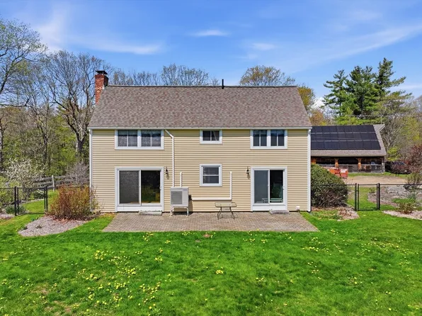 9 Adams Rd, Hubbardston, MA 01452