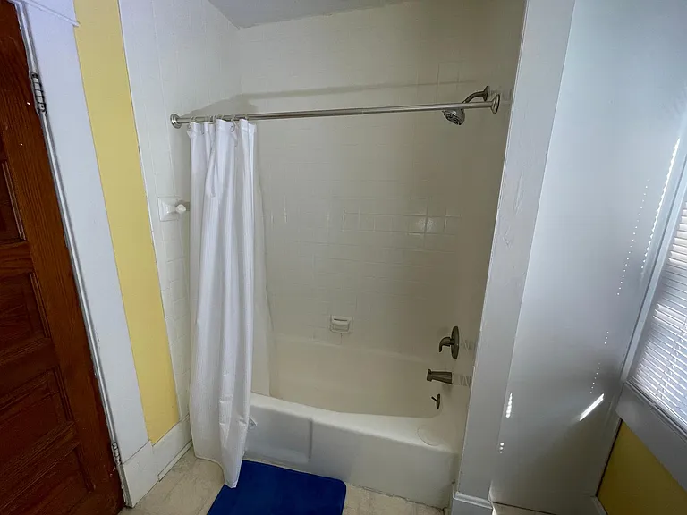 1330 Chestnut St #UPSTAIRS — Photo 13