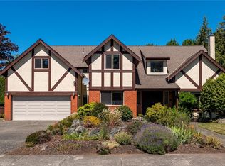3152 Wessex Close, Oak Bay, BC V8P5N2