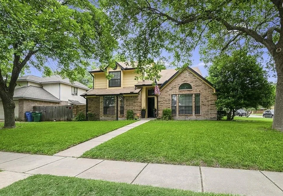 306 Applewood Dr