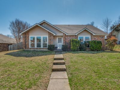 1040 Twin Falls Dr, Desoto, TX, 75115