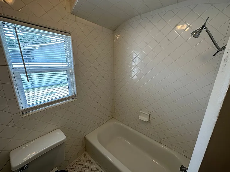 535 N Olive St — Photo 23