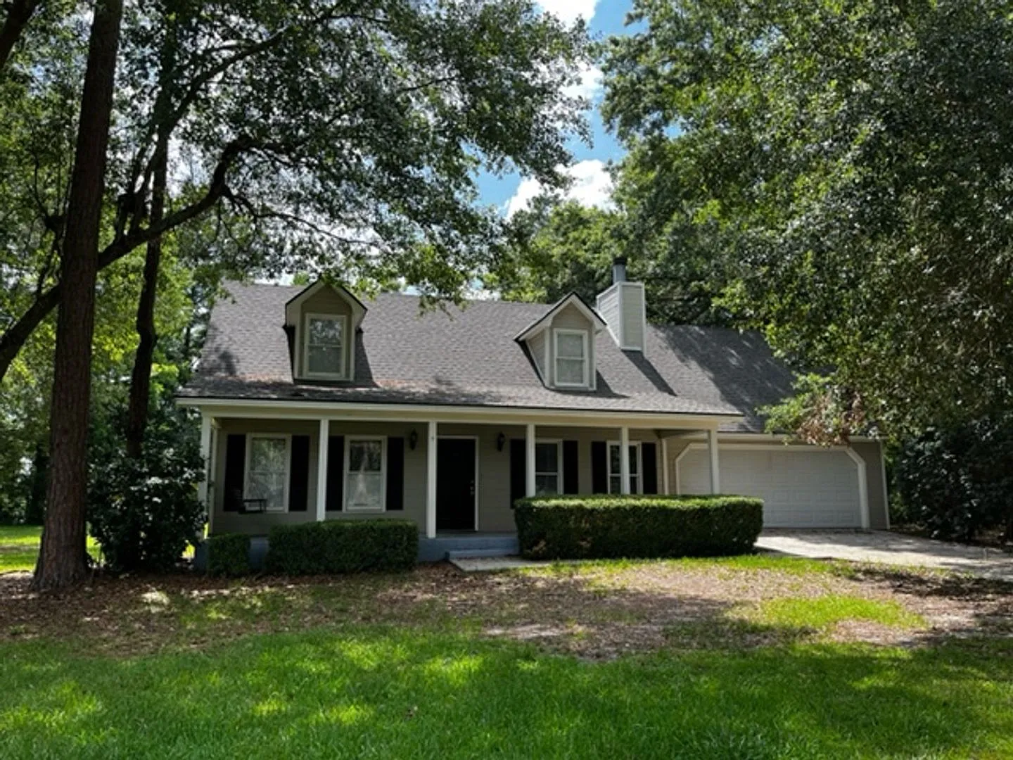 Spacious 4-Bed, 2-Bath Home on 1 Acre in Ray City, GA! — Photo 1