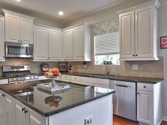 3rd image of 16211 Palmettoglen Ct