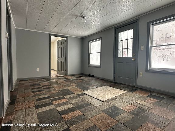 2nd image of 39 Old Mountain Road