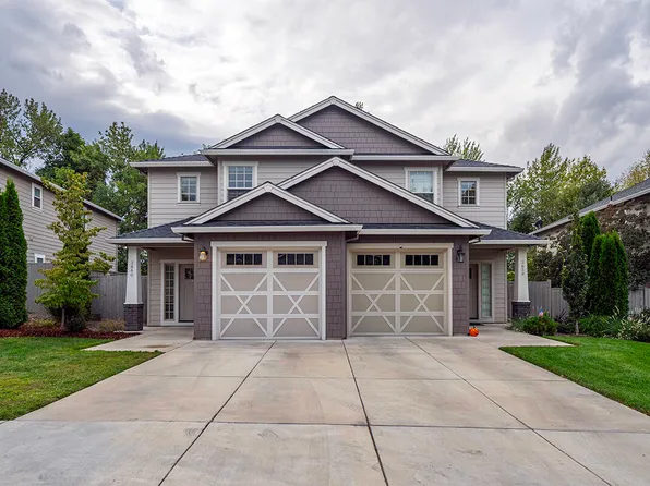 3860 Creek View Dr, Medford, OR 97504
