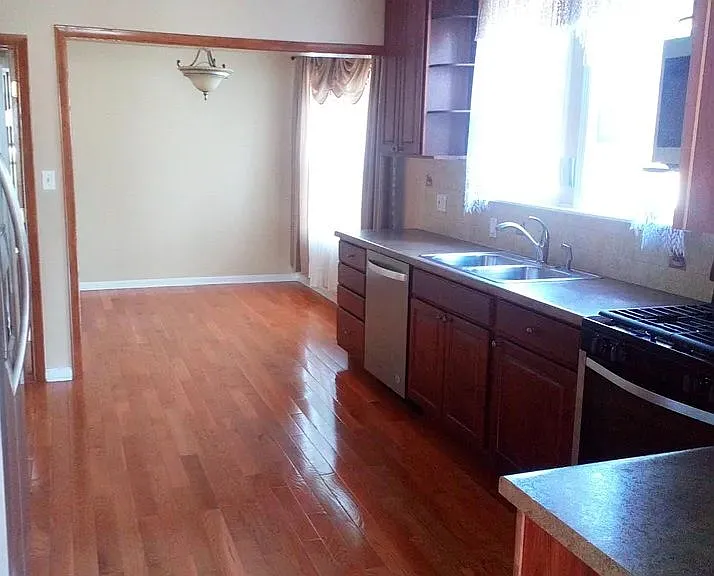 3305 N Oketo Ave — Photo 2