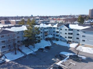 214 Viewmount Dr #310, Ottawa, ON K2E7X3
