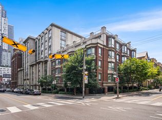 18 Beverley St #403, Toronto, ON M5T 3L2