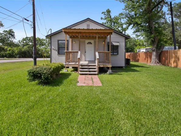 805 28 #1/2, Dickinson, TX 77539