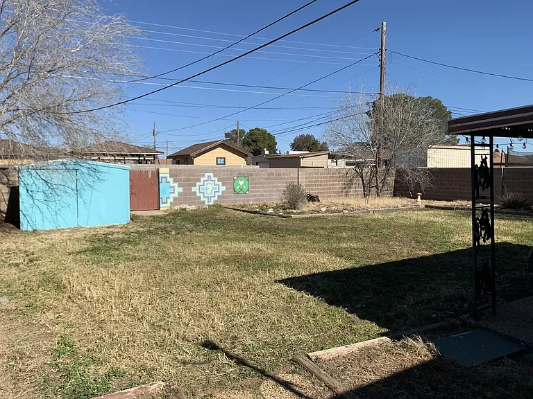 4604 Mercedes Dr — Photo 10