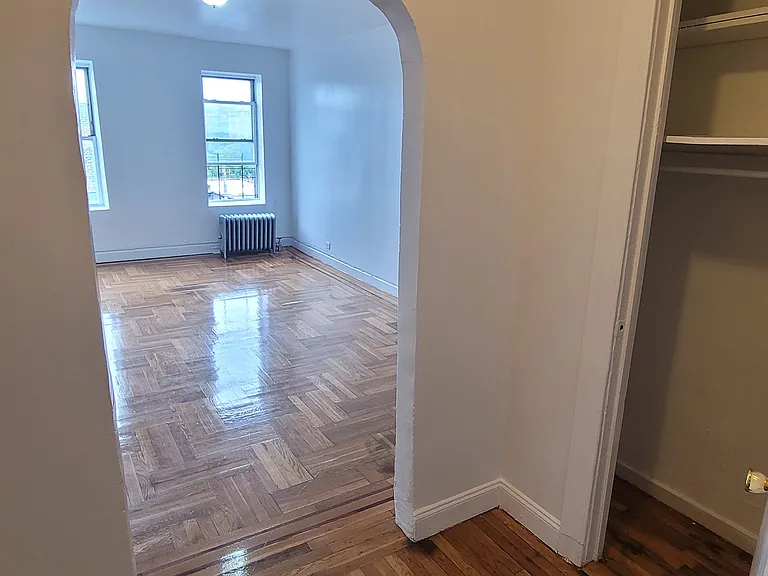 1001 Walton Ave #F3 — Photo 6
