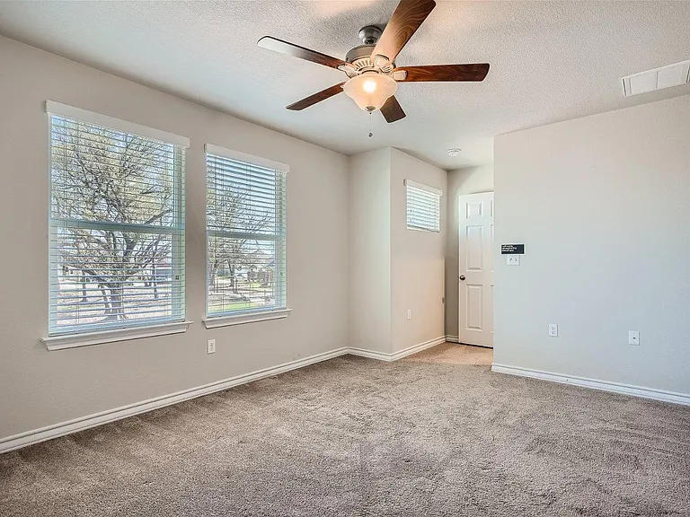 1604 Los Olivios Way — Photo 13