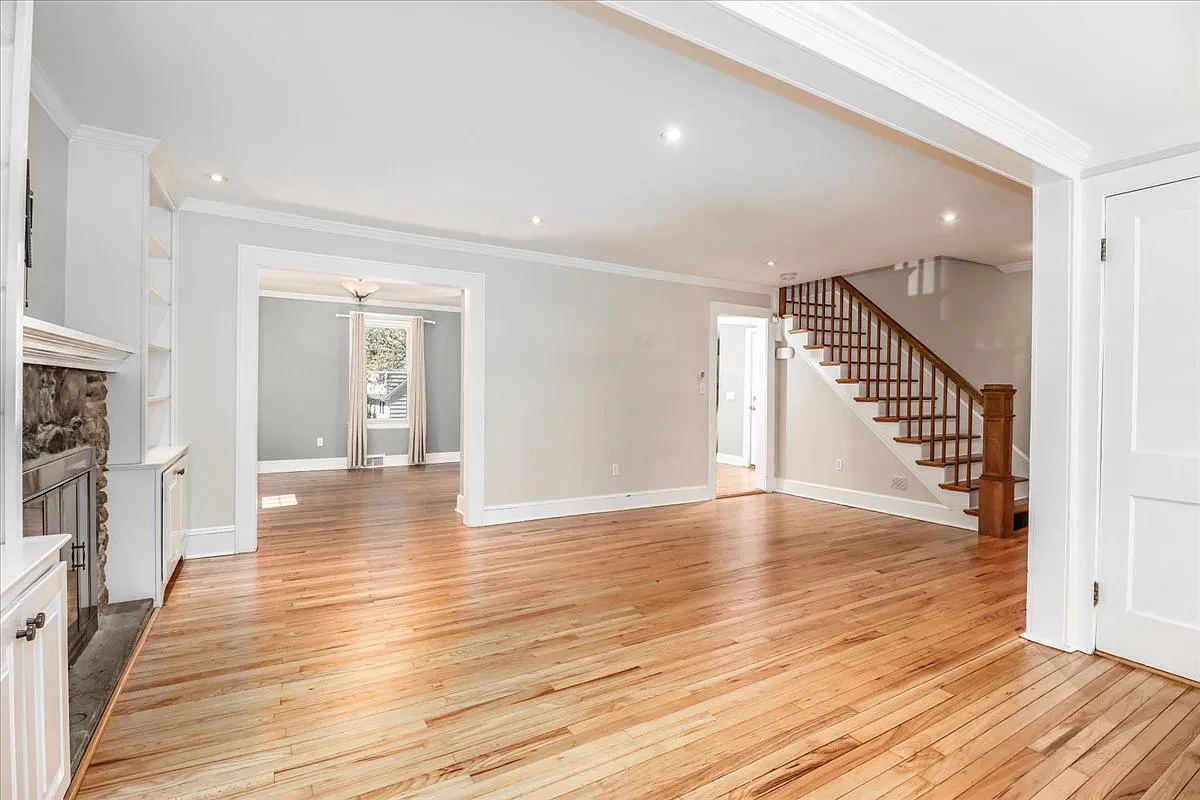 2 bed, 1300 sqft, $5,000 — Photo 3