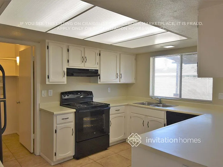 2220 W Oraibi Dr — Photo 5