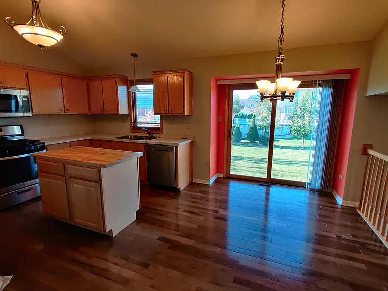 7810 Brookside Glen Dr — Photo 10