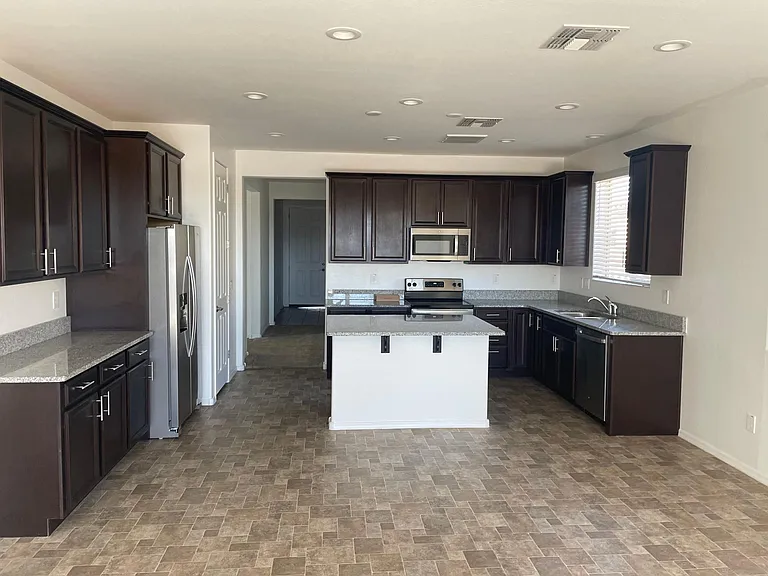 1643 E Paul Dr — Photo 8