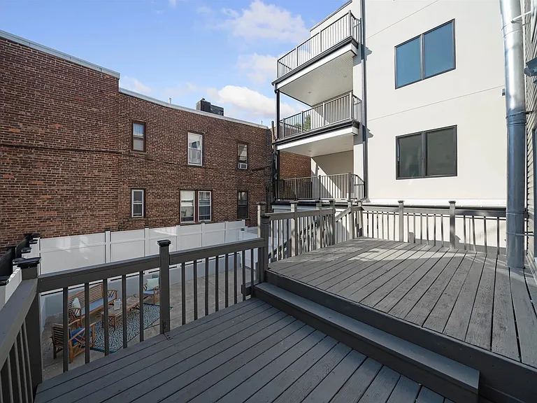 Private Deck