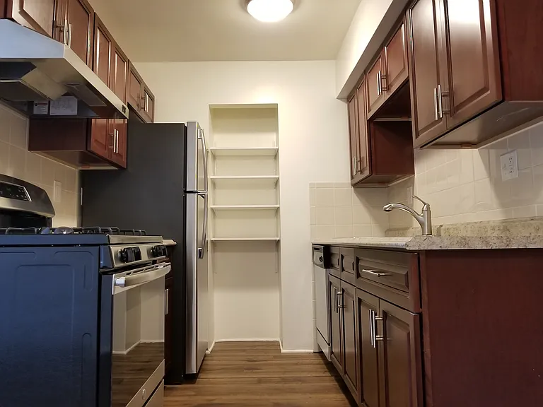 Marlborough Trails Apartments — Photo 16