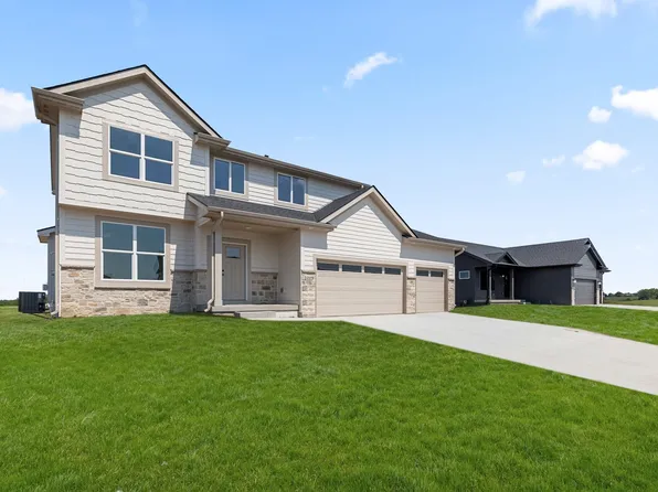 1009 Shady Lane Dr, Norwalk, IA 50211